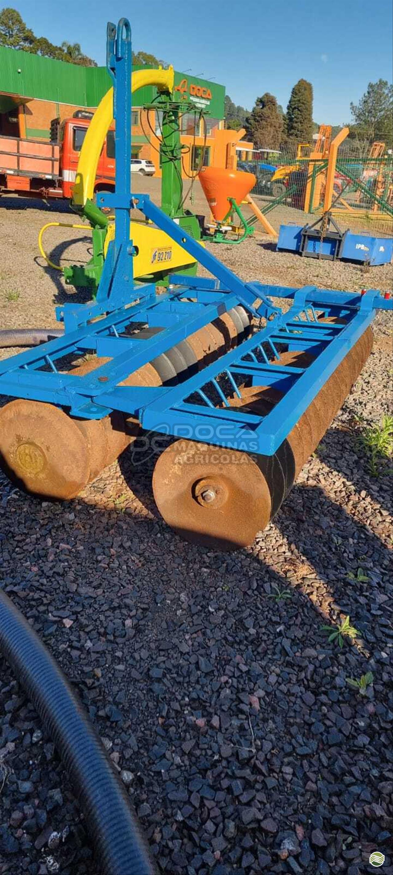 IMPLEMENTOS AGRICOLAS GRADE NIVELADORA NIVELADORA 36 DISCOS Doca Máquinas Agrícolas FRAIBURGO SANTA CATARINA SC